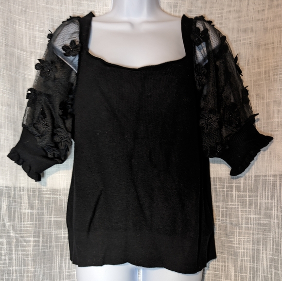 Black Quarter Sleeve Top - Picture 1 of 3